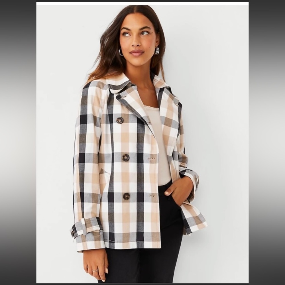 🤩 Ann Taylor Trench🧥